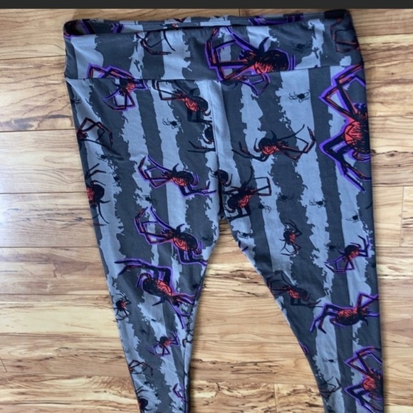 Lularoe spider leggings size Tall and curvy size 20-26 TC2 gray Halloween - Picture 4 of 9